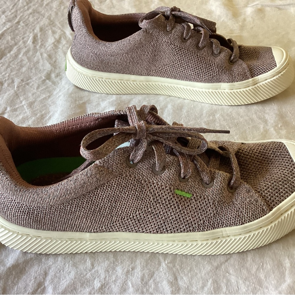 Cariuma IBI Knit Sneakers